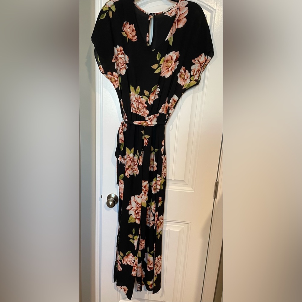 Black floral romper XL
